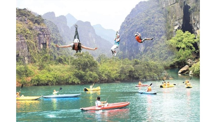 Về Quảng Bình khám phá rừng nguyên sinh và trò chơi trên cây tại Công viên Ozo